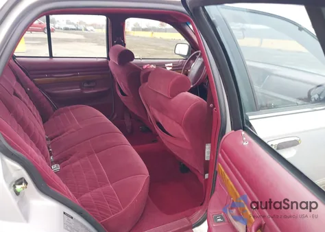 1992 Mercury Grand Marquis Gs из США, поврежденный, VIN 2MECM74W4NX608457